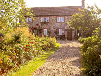 Bear Cottage from the drive
